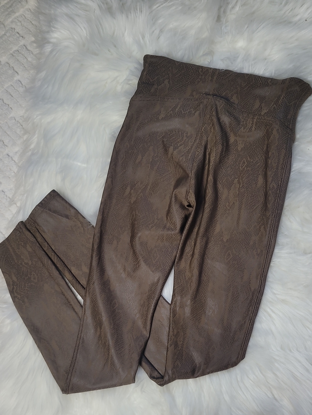 Spanx Faux Leather Snakeskin Leggings Size Small - Picture 5 of 5